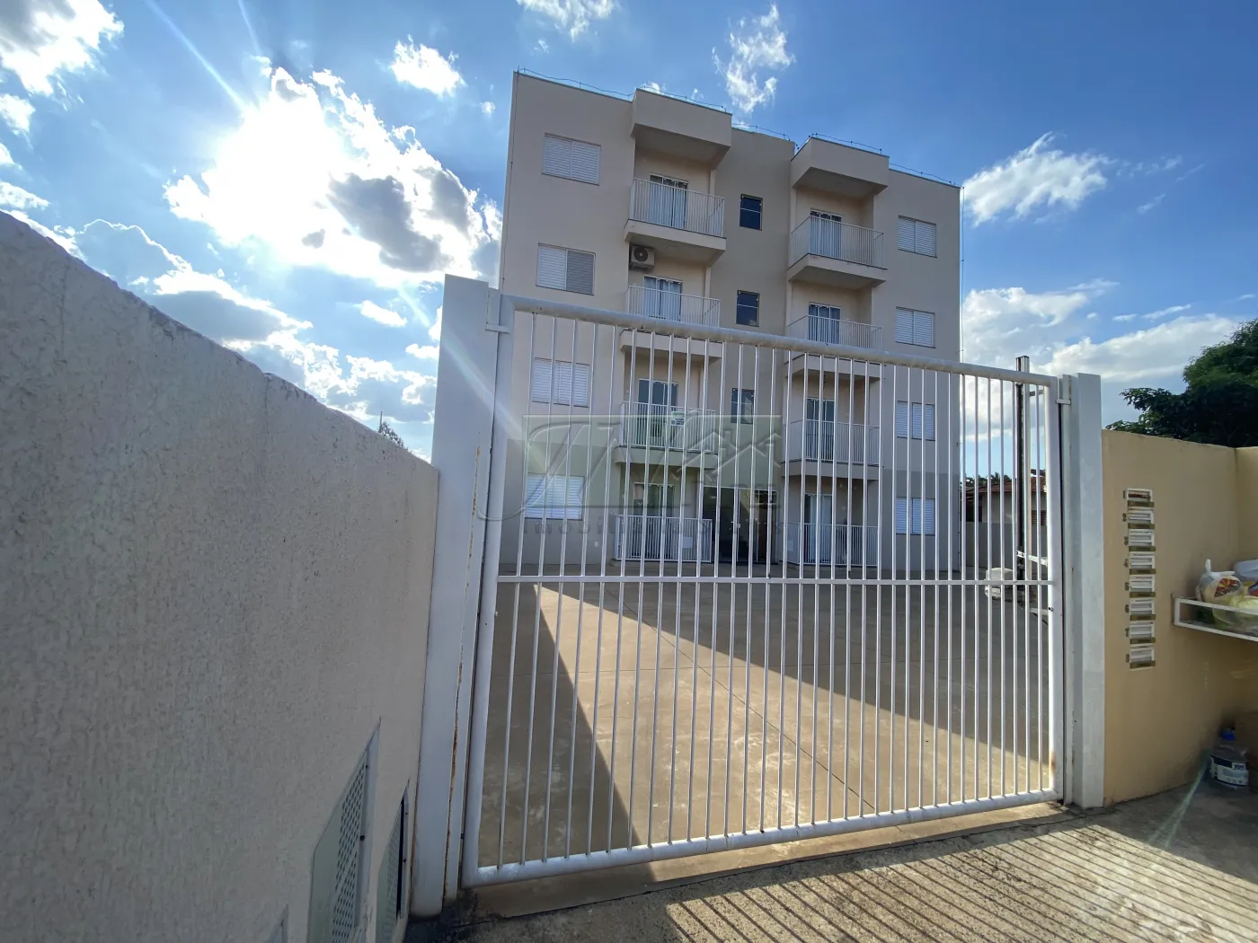 Alugar Residenciais / Apartamentos em Santa Cruz do Rio Pardo R$ 1.200,00 - Foto 1