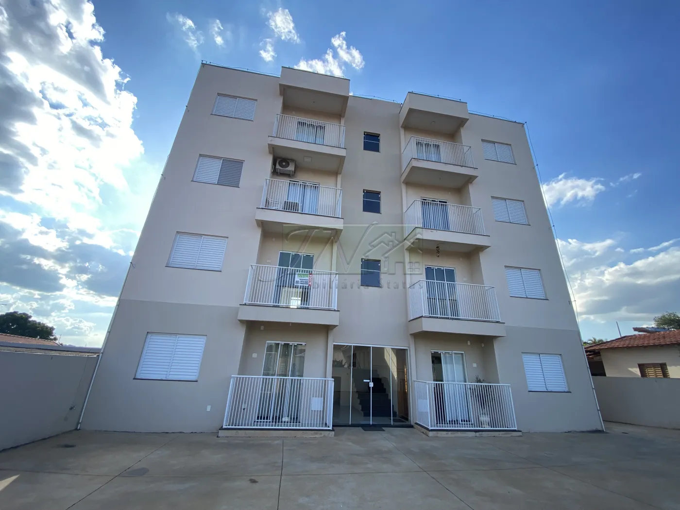 Alugar Residenciais / Apartamentos em Santa Cruz do Rio Pardo R$ 1.200,00 - Foto 2