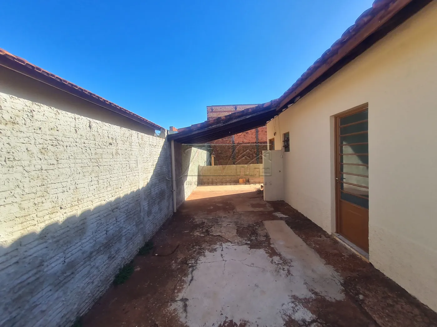 Comprar Residenciais / Casas em Santa Cruz do Rio Pardo R$ 150.000,00 - Foto 5