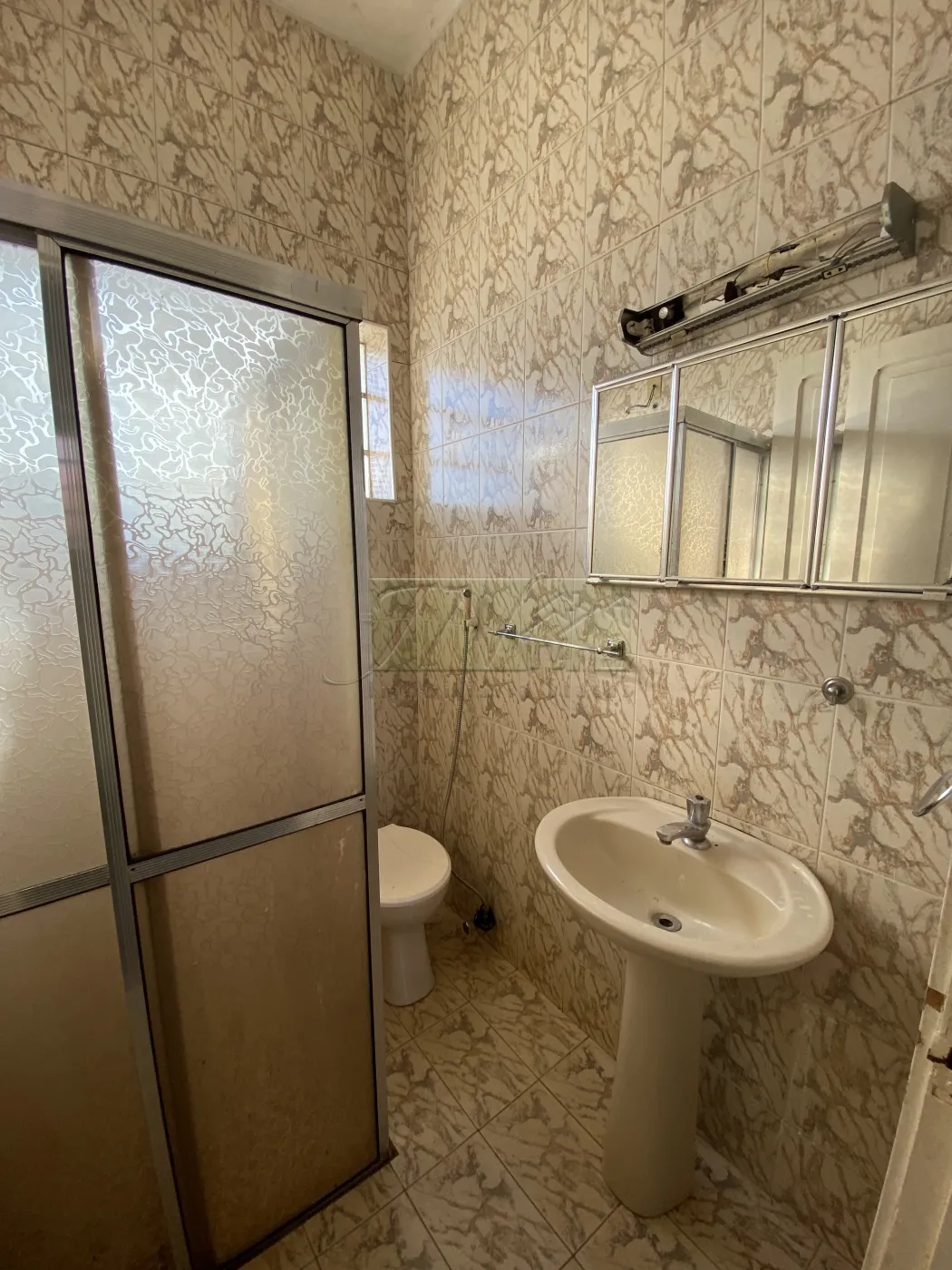 Alugar Residenciais / Casas em Santa Cruz do Rio Pardo R$ 1.500,00 - Foto 10