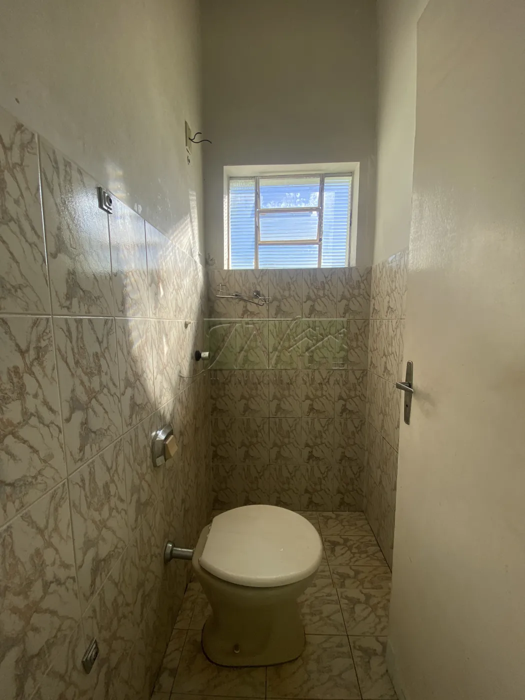 Alugar Residenciais / Casas em Santa Cruz do Rio Pardo R$ 1.500,00 - Foto 15