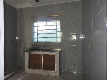 Alugar Residenciais / Casas em Santa Cruz do Rio Pardo R$ 1.300,00 - Foto 7