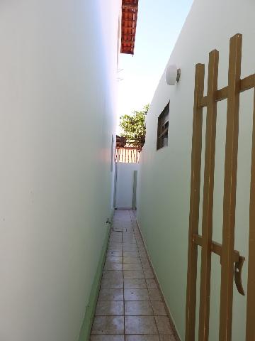 Alugar Residenciais / Casas em Santa Cruz do Rio Pardo R$ 1.300,00 - Foto 17