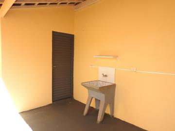 Alugar Residenciais / Casas em Santa Cruz do Rio Pardo R$ 900,00 - Foto 14
