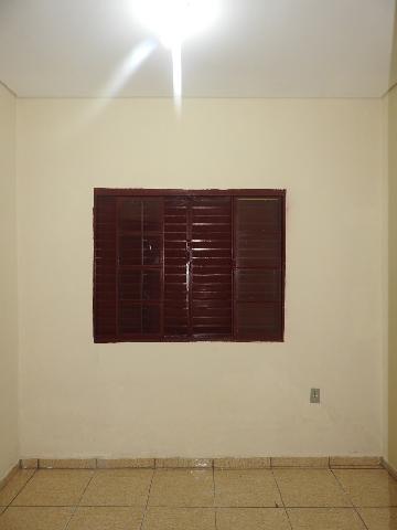 Alugar Residenciais / Casas em Santa Cruz do Rio Pardo R$ 1.200,00 - Foto 11