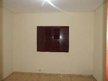 Alugar Residenciais / Casas em Santa Cruz do Rio Pardo R$ 1.200,00 - Foto 9