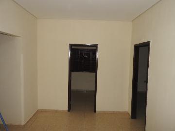 Alugar Residenciais / Casas em Santa Cruz do Rio Pardo R$ 1.200,00 - Foto 15