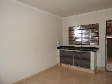 Alugar Residenciais / Casas em Santa Cruz do Rio Pardo R$ 900,00 - Foto 4