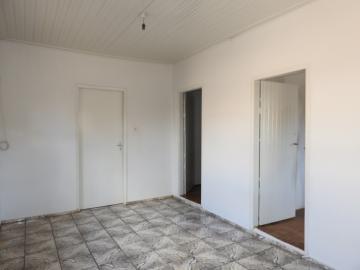 Alugar Residenciais / Casas em Santa Cruz do Rio Pardo R$ 700,00 - Foto 4