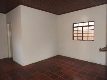 Alugar Residenciais / Casas em Santa Cruz do Rio Pardo R$ 700,00 - Foto 11