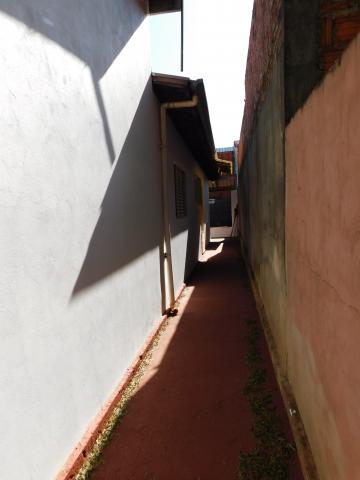 Comprar Residenciais / Casas em Santa Cruz do Rio Pardo R$ 230.000,00 - Foto 5
