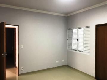Alugar Residenciais / Casas em Santa Cruz do Rio Pardo R$ 1.300,00 - Foto 12
