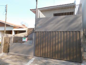 Alugar Residenciais / Casas em Santa Cruz do Rio Pardo R$ 900,00 - Foto 2