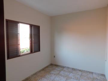 Alugar Residenciais / Casas em Santa Cruz do Rio Pardo R$ 900,00 - Foto 8