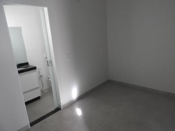 Alugar Residenciais / Kitnet em Santa Cruz do Rio Pardo R$ 750,00 - Foto 2