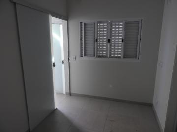 Alugar Residenciais / Kitnet em Santa Cruz do Rio Pardo R$ 750,00 - Foto 3