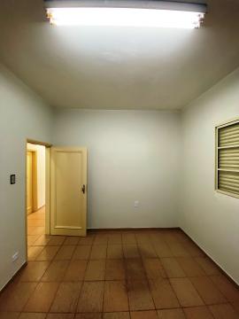 Alugar Residenciais / Casas em Santa Cruz do Rio Pardo R$ 2.300,00 - Foto 24