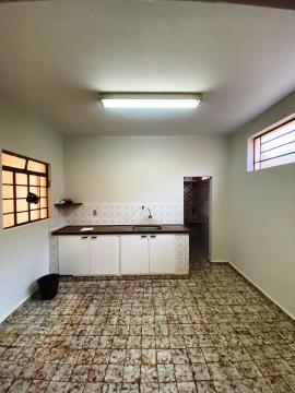 Alugar Residenciais / Casas em Santa Cruz do Rio Pardo R$ 2.300,00 - Foto 37