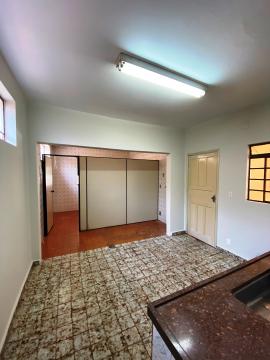 Alugar Residenciais / Casas em Santa Cruz do Rio Pardo R$ 2.300,00 - Foto 39