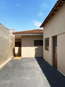 Alugar Residenciais / Casas em Santa Cruz do Rio Pardo R$ 2.300,00 - Foto 52