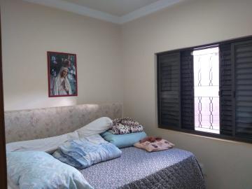 Alugar Residenciais / Casas em Santa Cruz do Rio Pardo R$ 1.600,00 - Foto 14