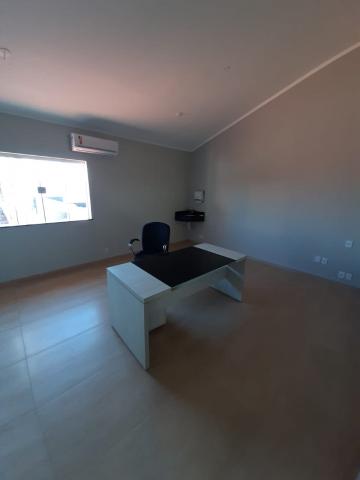 Alugar Comerciais / Sala Comercial em Santa Cruz do Rio Pardo. apenas R$ 1.300,00