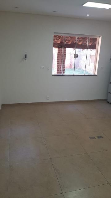 Alugar Comerciais / Sala Comercial em Santa Cruz do Rio Pardo. apenas R$ 1.200,00