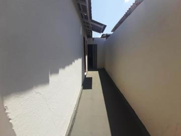 Alugar Residenciais / Casas em Santa Cruz do Rio Pardo R$ 600,00 - Foto 3