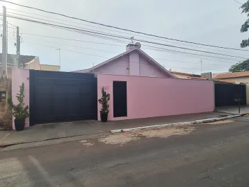 Residenciais / Casas em Santa Cruz do Rio Pardo 