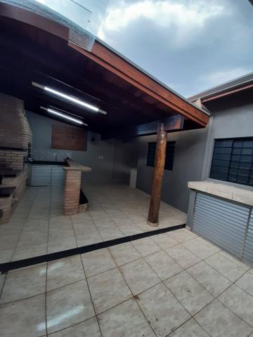 Alugar Residenciais / Casas em Santa Cruz do Rio Pardo R$ 1.700,00 - Foto 4