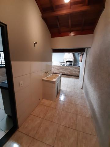 Alugar Residenciais / Casas em Santa Cruz do Rio Pardo R$ 1.700,00 - Foto 3