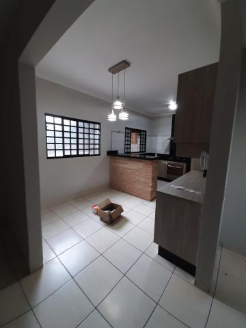 Alugar Residenciais / Casas em Santa Cruz do Rio Pardo R$ 1.700,00 - Foto 14