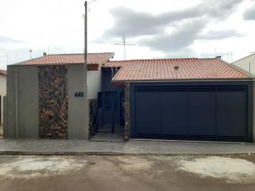 Alugar Residenciais / Casas em Santa Cruz do Rio Pardo R$ 1.700,00 - Foto 1