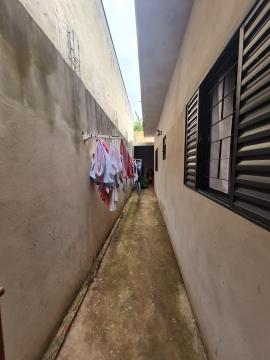 Comprar Residenciais / Casas em Santa Cruz do Rio Pardo R$ 250.000,00 - Foto 13