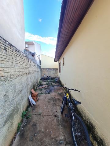 Comprar Residenciais / Casas em Santa Cruz do Rio Pardo R$ 200.000,00 - Foto 11