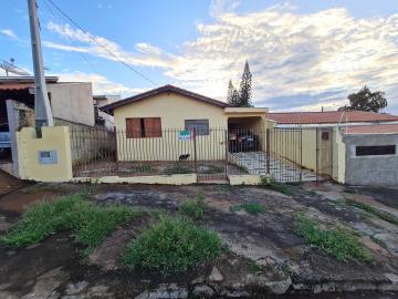 Comprar Residenciais / Casas em Santa Cruz do Rio Pardo R$ 200.000,00 - Foto 2