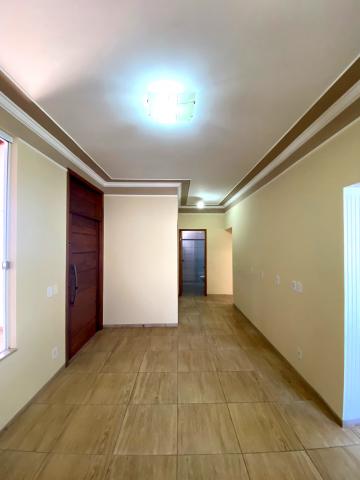 Alugar Residenciais / Casas em Santa Cruz do Rio Pardo R$ 1.600,00 - Foto 7