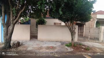 Residenciais / Casas em Santa Cruz do Rio Pardo Alugar por R$550,00