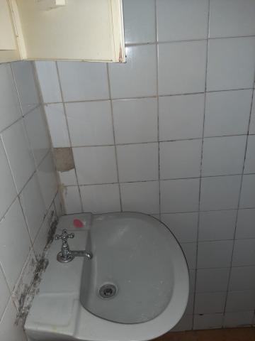 Alugar Comerciais / Galpão em Santa Cruz do Rio Pardo R$ 850,00 - Foto 8
