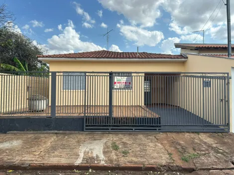 Alugar Residenciais / Casas em Santa Cruz do Rio Pardo. apenas R$ 1.200,00