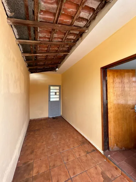 Alugar Residenciais / Casas em Santa Cruz do Rio Pardo R$ 1.200,00 - Foto 10