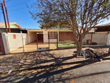 Residenciais / Casas em Santa Cruz do Rio Pardo 