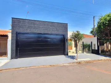 Alugar Residenciais / Casas em Santa Cruz do Rio Pardo R$ 2.500,00 - Foto 1