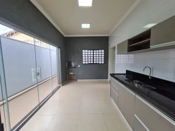Alugar Residenciais / Casas em Santa Cruz do Rio Pardo R$ 2.600,00 - Foto 17