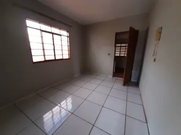 Alugar Residenciais / Casas em Santa Cruz do Rio Pardo R$ 1.100,00 - Foto 12