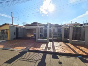 Residenciais / Casas em Santa Cruz do Rio Pardo 