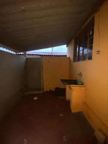 Alugar Residenciais / Casas em Santa Cruz do Rio Pardo R$ 600,00 - Foto 9