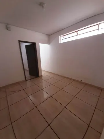 Alugar Residenciais / Casas em Santa Cruz do Rio Pardo R$ 1.000,00 - Foto 3