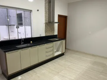 Alugar Residenciais / Casas em Santa Cruz do Rio Pardo R$ 1.600,00 - Foto 7