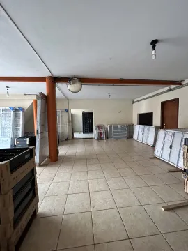 Alugar Comerciais / Galpão em Santa Cruz do Rio Pardo R$ 5.000,00 - Foto 2